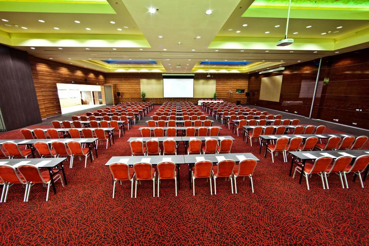 Holiday Inn Trnava By Ihg Kültér fotó