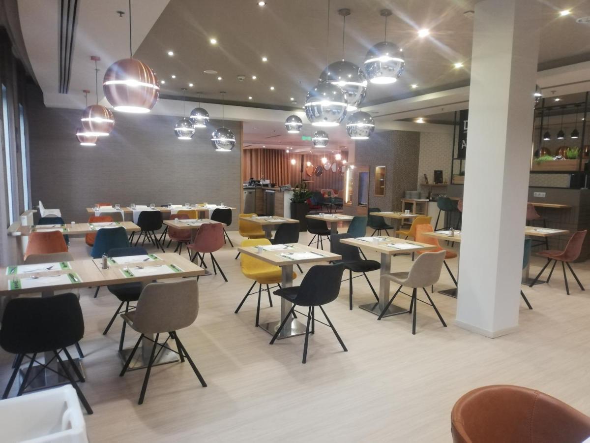 Holiday Inn Trnava By Ihg Kültér fotó
