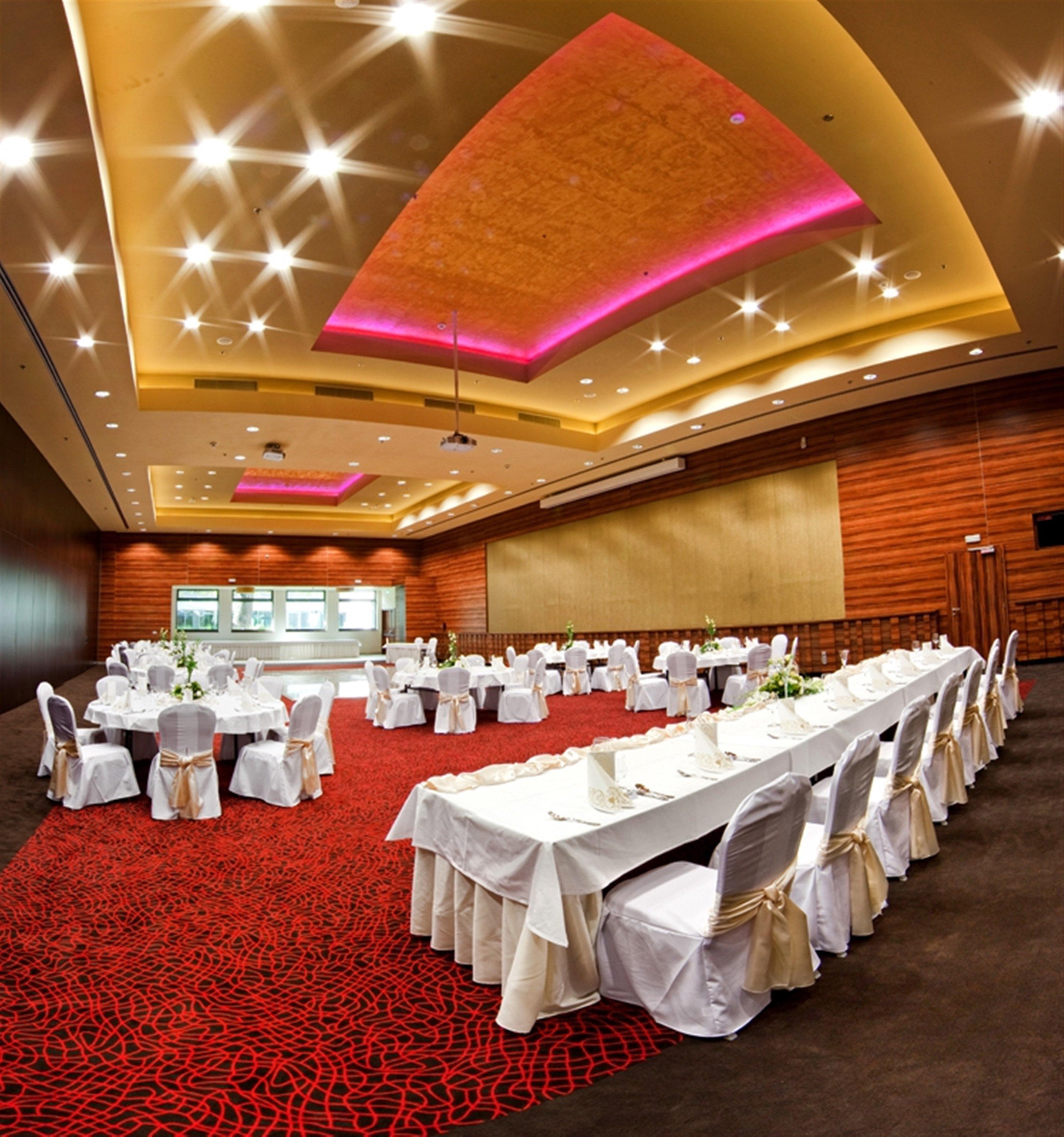 Holiday Inn Trnava By Ihg Kültér fotó