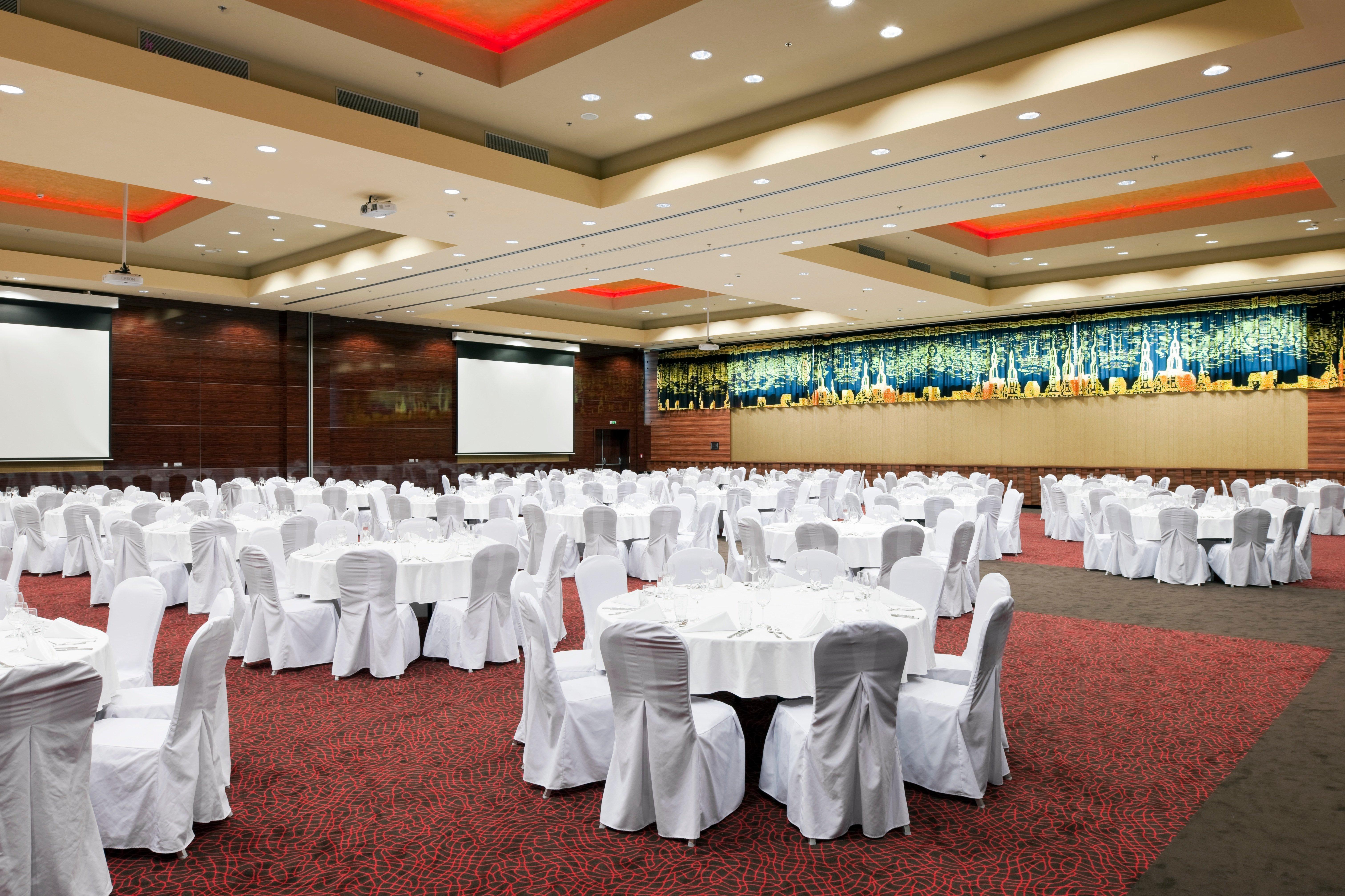 Holiday Inn Trnava By Ihg Kültér fotó